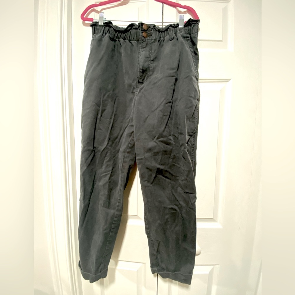 Stretchy black jean pant rolled top very flattering S:12